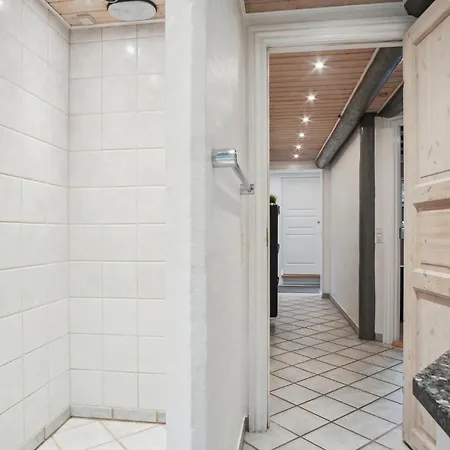 5 Bedroom Amazing In Fårvang