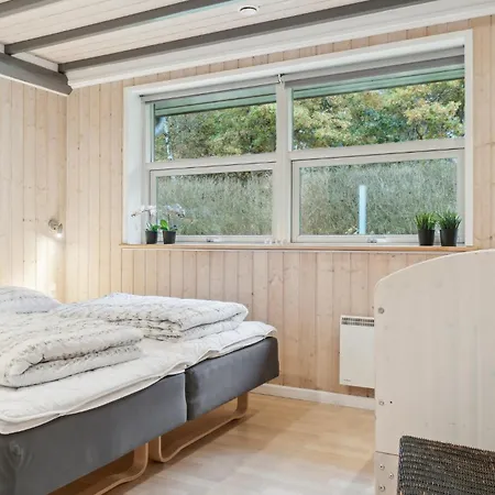5 Bedroom Amazing In Fårvang