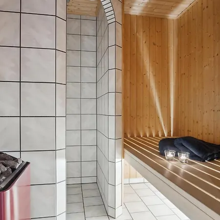 In With Sauna