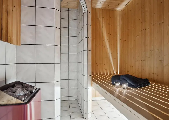In With Sauna